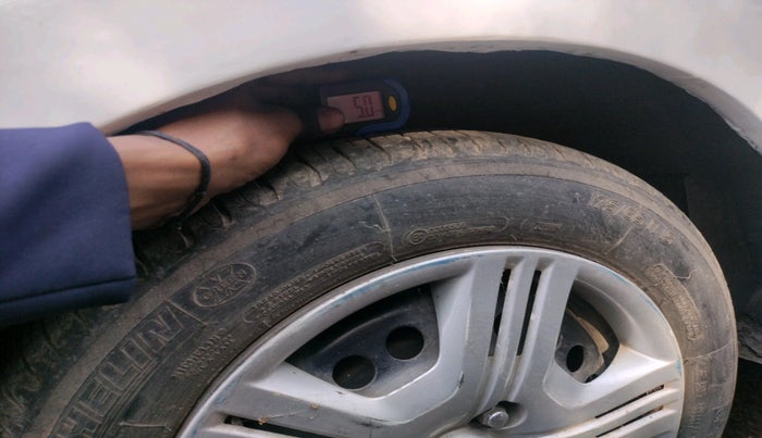 2011 Honda City 1.5L I-VTEC S MT, Petrol, Manual, 1,19,825 km, tyre