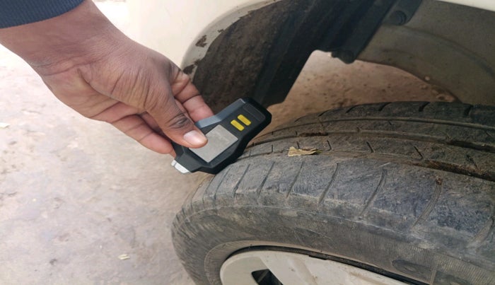 2014 Maruti Wagon R 1.0 VXI, Petrol, Manual, 1,18,276 km, tyre