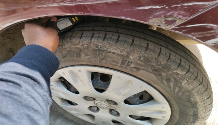 2016 Honda Amaze 1.2L I-VTEC S, Petrol, Manual, 1,16,544 km, tyre