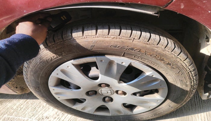 2016 Honda Amaze 1.2L I-VTEC S, Petrol, Manual, 1,16,544 km, tyre