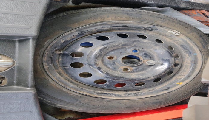 2014 Maruti Wagon R 1.0 VXI, Petrol, Manual, 35,784 km, tyre