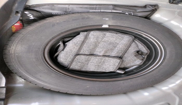 2022 KIA SONET HTE 1.2, Petrol, Manual, 29,249 km, tyre