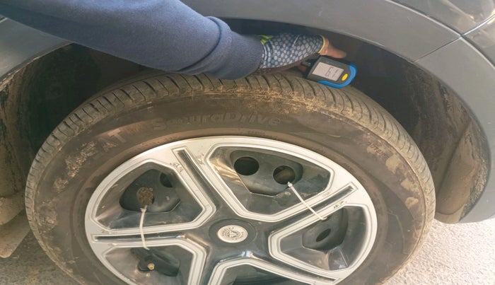 2018 Tata NEXON XM DIESEL, Diesel, Manual, 95,419 km, tyre