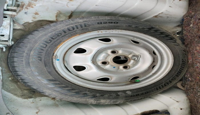 2011 Maruti Zen Estilo LXI, Petrol, Manual, 1,03,589 km, tyre