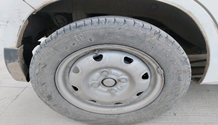 2011 Maruti Zen Estilo LXI, Petrol, Manual, 1,03,589 km, tyre