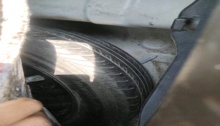 2012 Hyundai i20 ASTA 1.4 CRDI, Diesel, Manual, 1,28,919 km, tyre