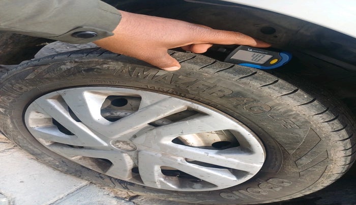 2013 Maruti Wagon R 1.0 LXI, Petrol, Manual, 1,98,898 km, tyre