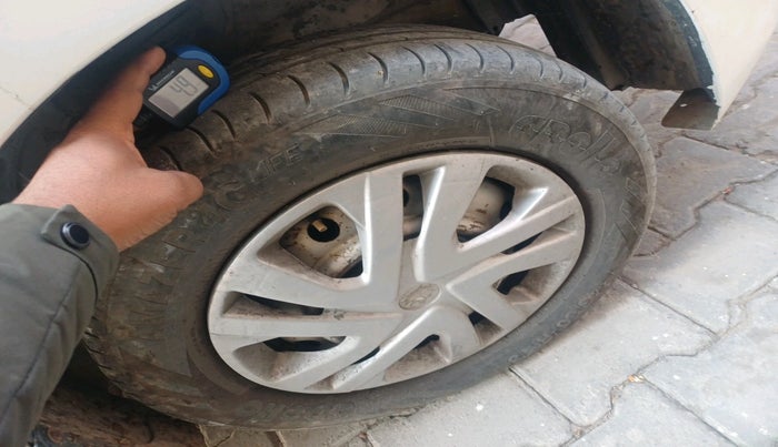 2013 Maruti Wagon R 1.0 LXI, Petrol, Manual, 1,98,898 km, tyre