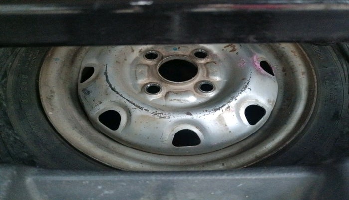 2012 Maruti Wagon R 1.0 LXI, Petrol, Manual, 1,09,605 km, tyre