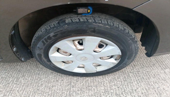 2012 Maruti Wagon R 1.0 LXI, Petrol, Manual, 1,09,605 km, tyre