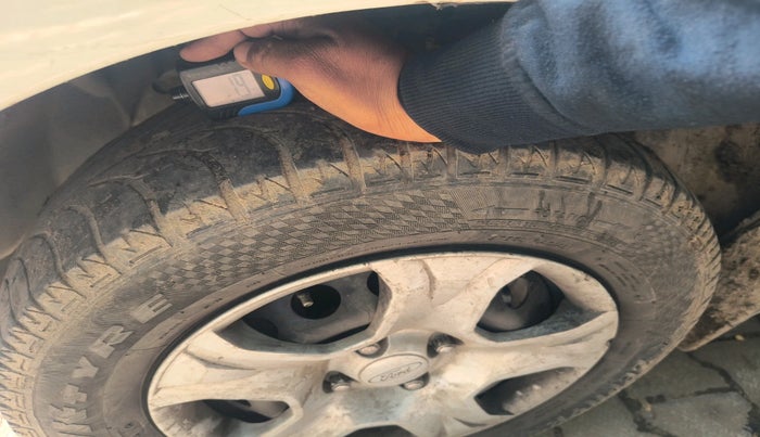 2017 Ford Ecosport TREND 1.5L DIESEL, Diesel, Manual, 1,10,002 km, tyre