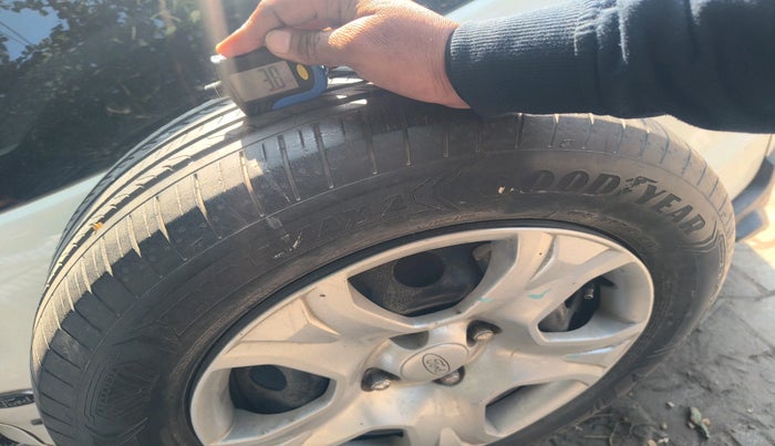 2017 Ford Ecosport TREND 1.5L DIESEL, Diesel, Manual, 1,10,002 km, tyre