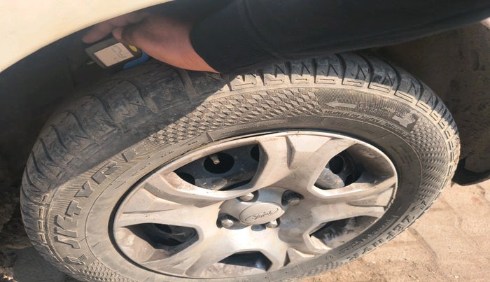 2017 Ford Ecosport TREND 1.5L DIESEL, Diesel, Manual, 1,10,002 km, tyre