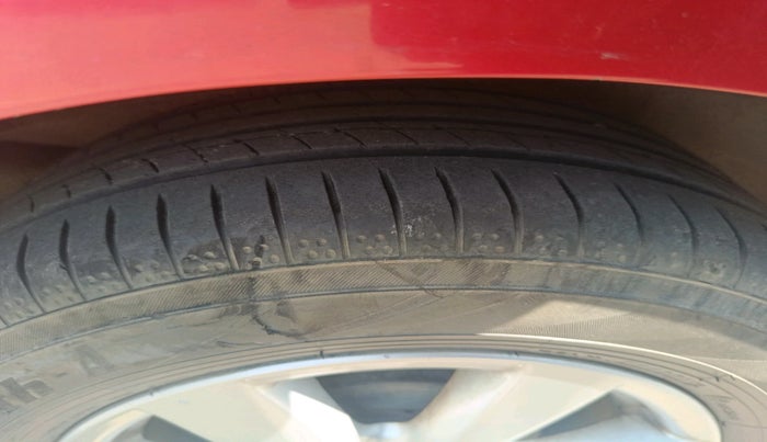 2013 Nissan Sunny XV PETROL, Petrol, Manual, 96,756 km, tyre