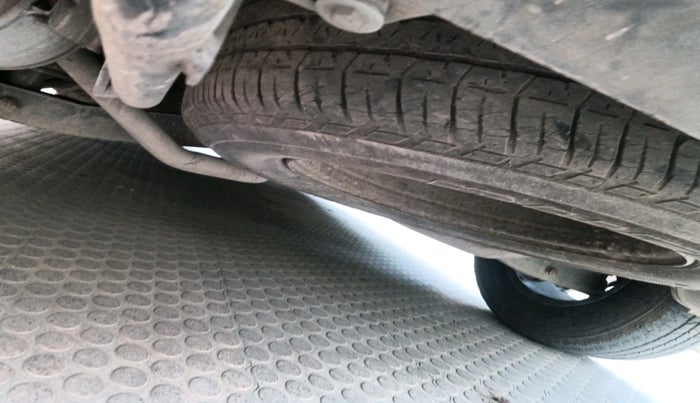 2015 Mahindra XUV500 W10, Diesel, Manual, 1,40,790 km, tyre