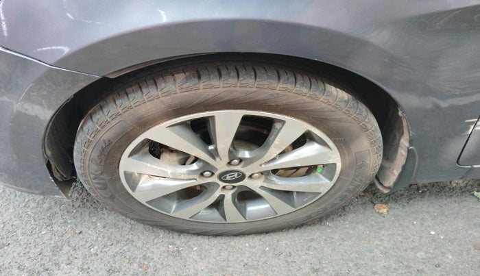 2015 Hyundai Verna FLUIDIC 4S 1.6 VTVT S(O), Petrol, Manual, 72,574 km, tyre