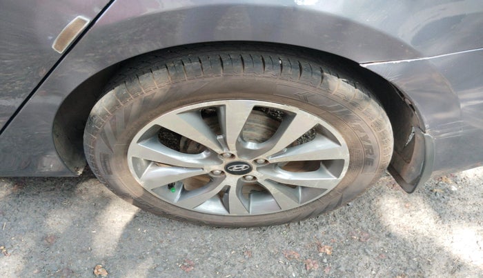 2015 Hyundai Verna FLUIDIC 4S 1.6 VTVT S(O), Petrol, Manual, 72,574 km, tyre