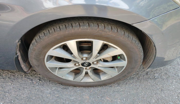 2015 Hyundai Verna FLUIDIC 4S 1.6 VTVT S(O), Petrol, Manual, 72,574 km, tyre