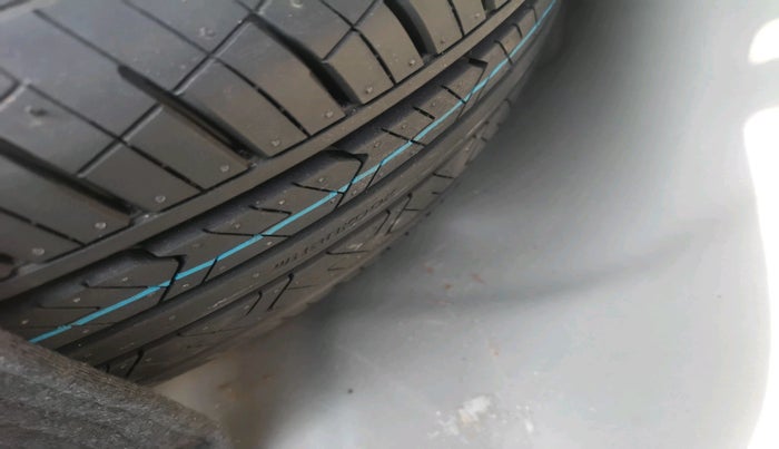 2021 Hyundai Verna SX 1.5 VTVT, Petrol, Manual, 23,119 km, tyre