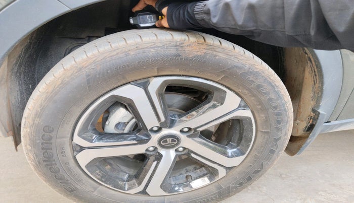 2023 Tata NEXON XZA PLUS SUNROOF PETROL, Petrol, Automatic, 13,366 km, tyre