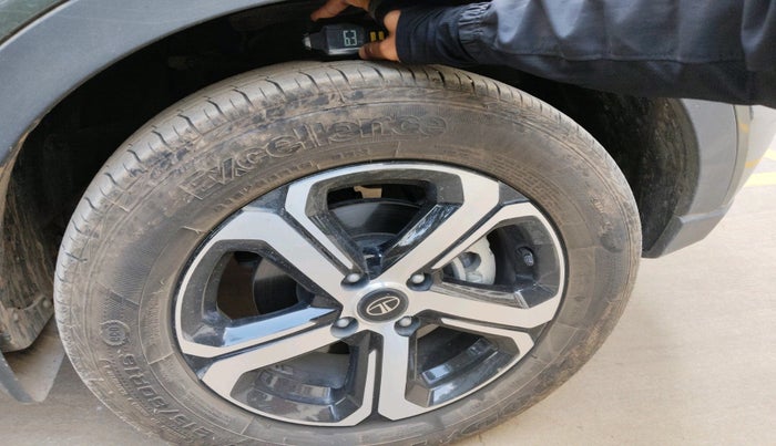 2023 Tata NEXON XZA PLUS SUNROOF PETROL, Petrol, Automatic, 13,366 km, tyre