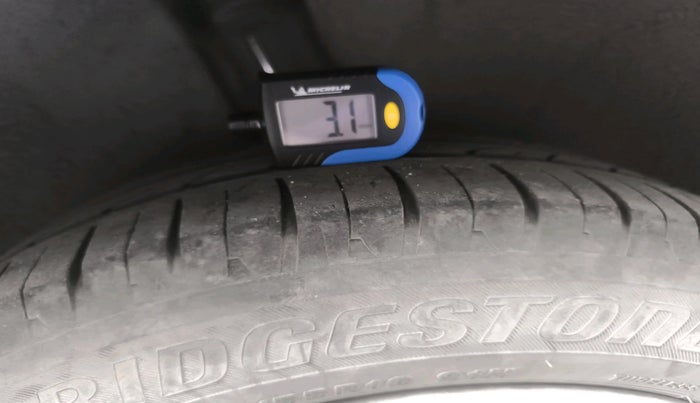 2012 Skoda Superb ELEGANCE 2.0 TDI CR AT, Diesel, Automatic, 1,11,855 km, tyre