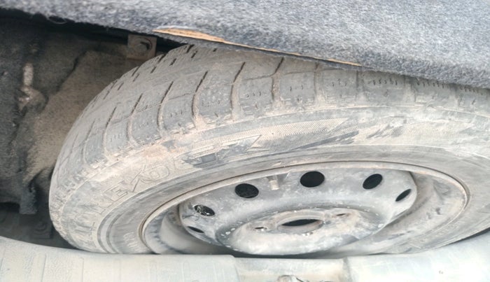 2011 Maruti Wagon R 1.0 LXI, Petrol, Manual, 1,41,502 km, tyre