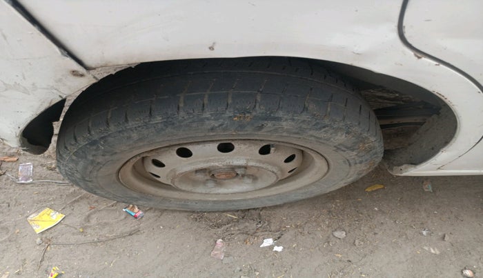 2011 Maruti Wagon R 1.0 LXI, Petrol, Manual, 1,41,502 km, tyre