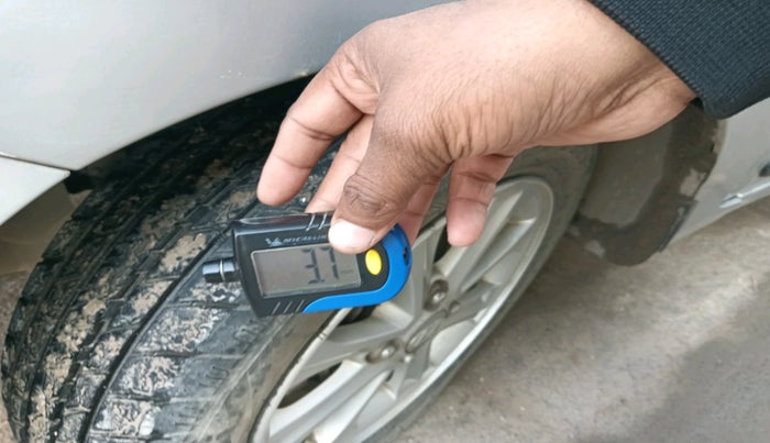 2014 Hyundai Grand i10 SPORTZ AT 1.2 KAPPA VTVT, Petrol, Automatic, 1,30,388 km, tyre