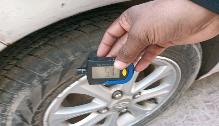 2014 Hyundai Grand i10 SPORTZ AT 1.2 KAPPA VTVT, Petrol, Automatic, 1,30,388 km, tyre