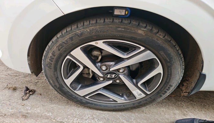 2023 Hyundai AURA SX 1.2 CNG, Petrol, Manual, 10,619 km, tyre