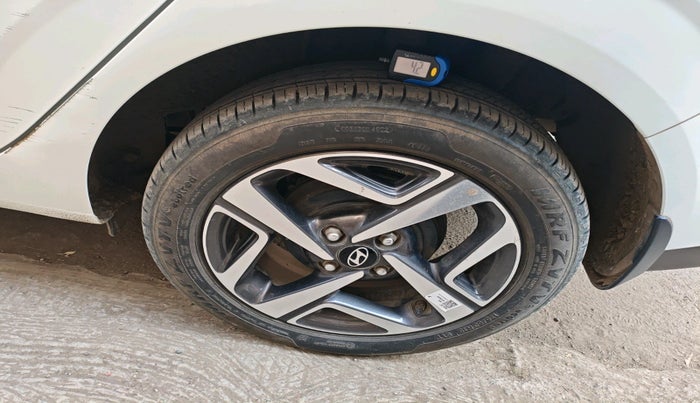 2023 Hyundai AURA SX 1.2 CNG, Petrol, Manual, 10,619 km, tyre