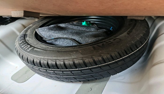 2023 Hyundai AURA SX 1.2 CNG, Petrol, Manual, 10,619 km, tyre