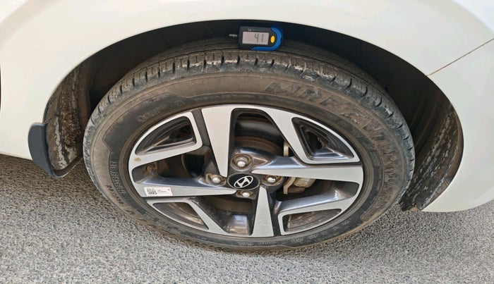 2023 Hyundai AURA SX 1.2 CNG, Petrol, Manual, 10,619 km, tyre