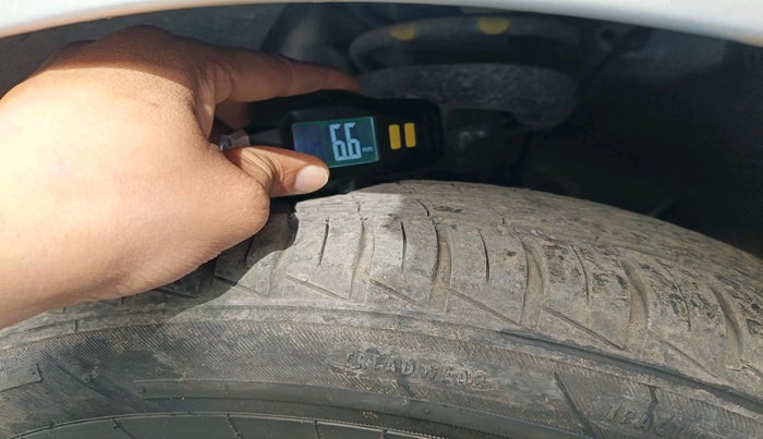 2022 Hyundai GRAND I10 NIOS SPORTZ AMT 1.2 KAPPA VTVT, Petrol, Automatic, 10,402 km, tyre