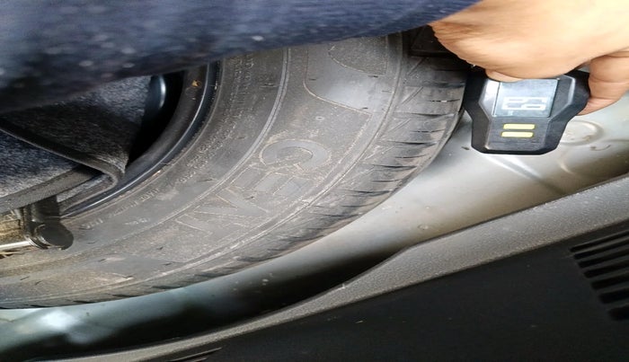 2022 Hyundai GRAND I10 NIOS SPORTZ AMT 1.2 KAPPA VTVT, Petrol, Automatic, 10,402 km, tyre