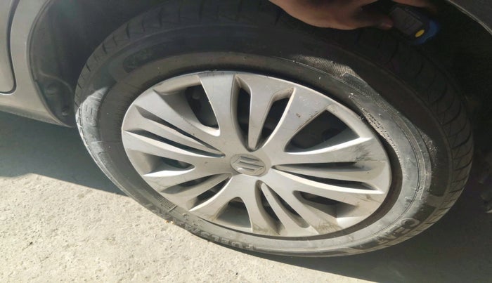 2015 Maruti Ertiga VXI, Petrol, Manual, 98,840 km, tyre