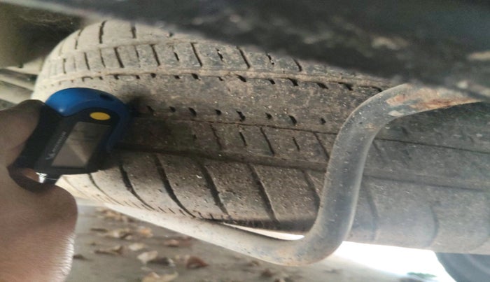 2015 Maruti Ertiga VXI, Petrol, Manual, 98,840 km, tyre