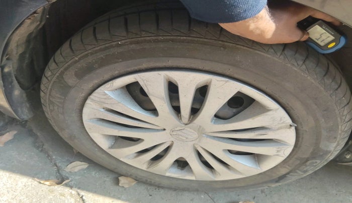 2015 Maruti Ertiga VXI, Petrol, Manual, 98,840 km, tyre