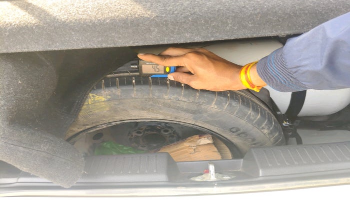 2023 Maruti Baleno DELTA CNG 1.2L, Petrol, Manual, 50,201 km, tyre