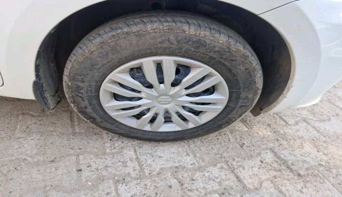 2023 Maruti Dzire VXI CNG, Petrol, Manual, 47,295 km, tyre