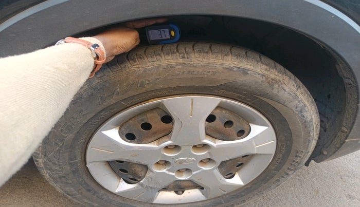 2022 Mahindra XUV300 W6 1.2 PETROL, Petrol, Manual, 26,433 km, tyre