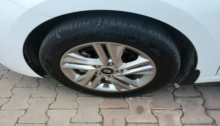 2021 Hyundai New Elantra 2.0 SX(O) AT PETROL, Petrol, Automatic, 27,111 km, tyre