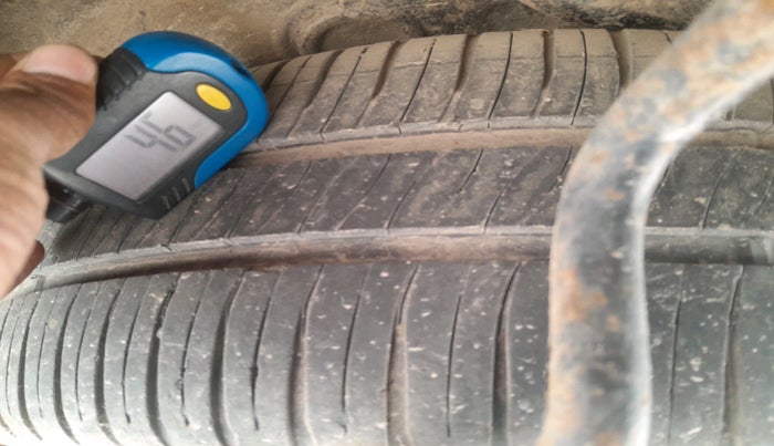 2013 Maruti Ertiga ZDI, Diesel, Manual, 89,427 km, tyre