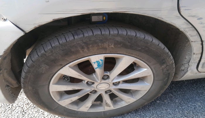 2013 Maruti Ertiga ZDI, Diesel, Manual, 89,427 km, tyre