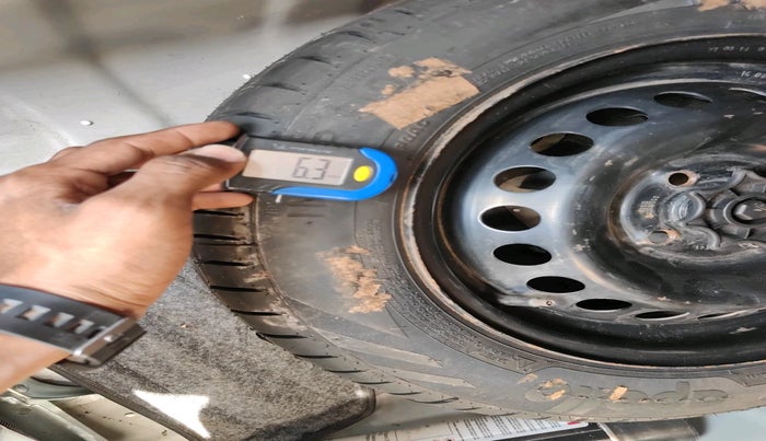 2014 Hyundai Xcent BASE 1.2, Petrol, Manual, 45,420 km, tyre