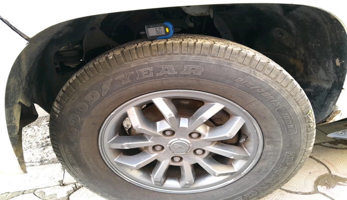 2017 Mahindra TUV300 T10, Diesel, Manual, 2,292 km, tyre