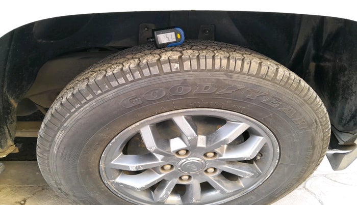 2017 Mahindra TUV300 T10, Diesel, Manual, 2,292 km, tyre