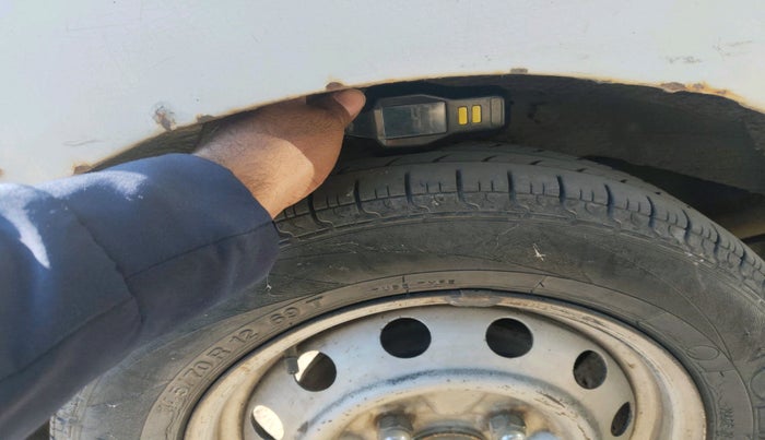 2011 Hyundai Eon ERA, Petrol, Manual, 84,744 km, tyre