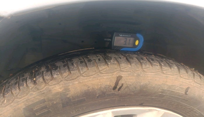 2016 Maruti Swift Dzire VDI, Diesel, Manual, 1,64,831 km, tyre